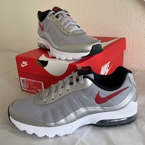NIKE AIR MAX INVIGOR (8) MENS SHOES